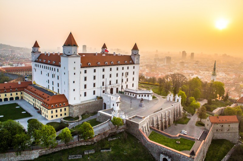 Bratislava, Bratislavski dvorac, Carnuntum, Kelti, Psihologis
